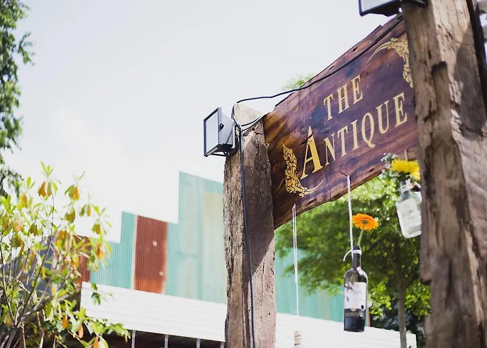 The Antique Riverside Resort 3*